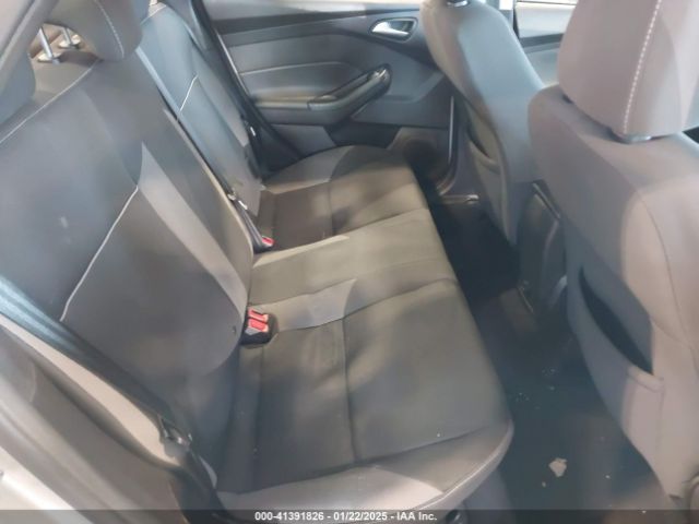 1FADP3F21EL244484 Ford FOCUS SE
