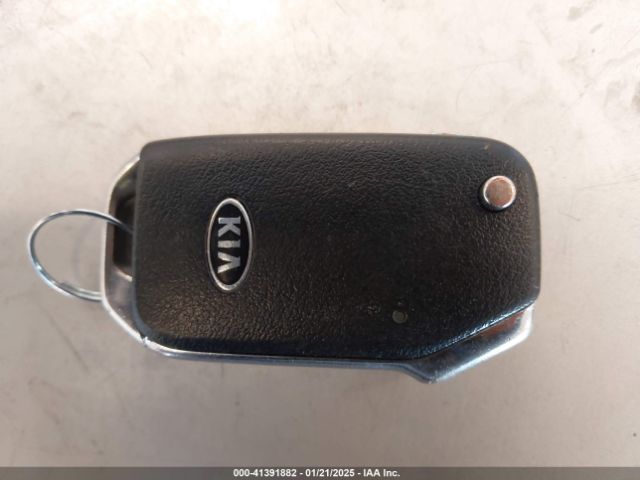 KNDEUCAA9M7124395 KIA SELTOS S