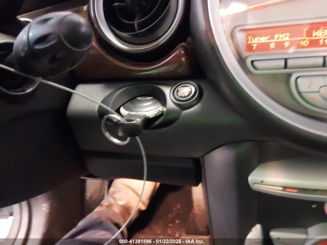 2007 MINI COOPER WMWMF33587TT51964 Photo 10