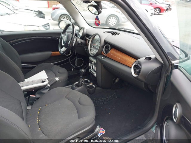 2007 MINI COOPER WMWMF33587TT51964 Photo 4