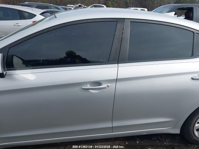 Hyundai ELANTRA SE 2017 5NPD74LF3HH192422 Image 15