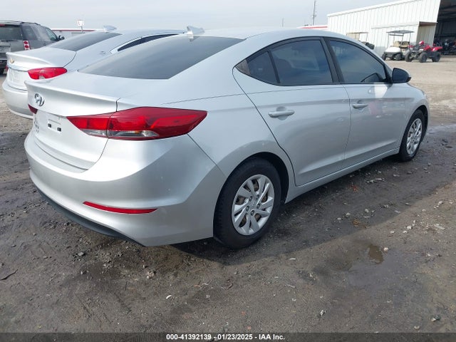 Hyundai ELANTRA SE 2017 5NPD74LF3HH192422 Image 4