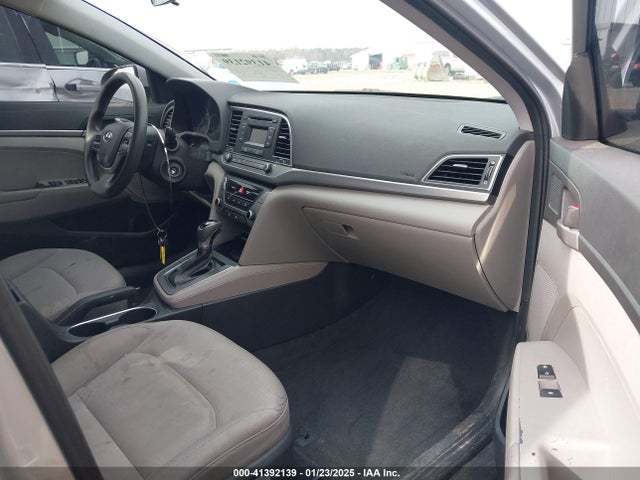Hyundai ELANTRA SE 2017 5NPD74LF3HH192422 Image 5