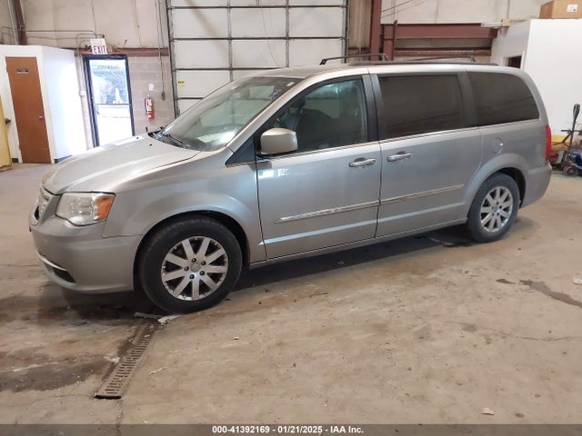 Chrysler Town & Country Touring 2016 2C4RC1BG2GR280227 Image 2
