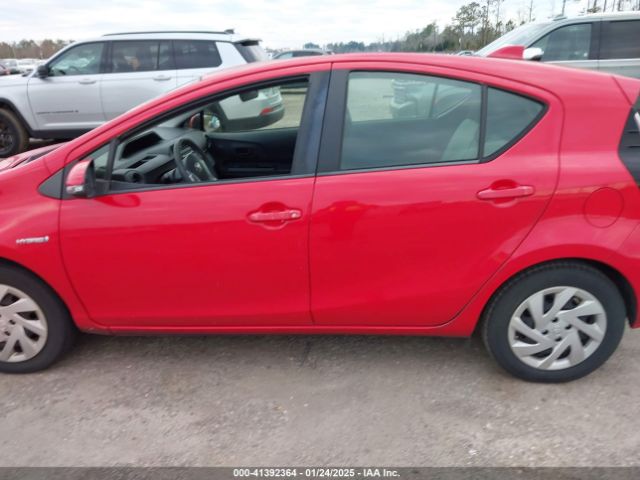 JTDKDTB34F1098684 Toyota Prius C One
