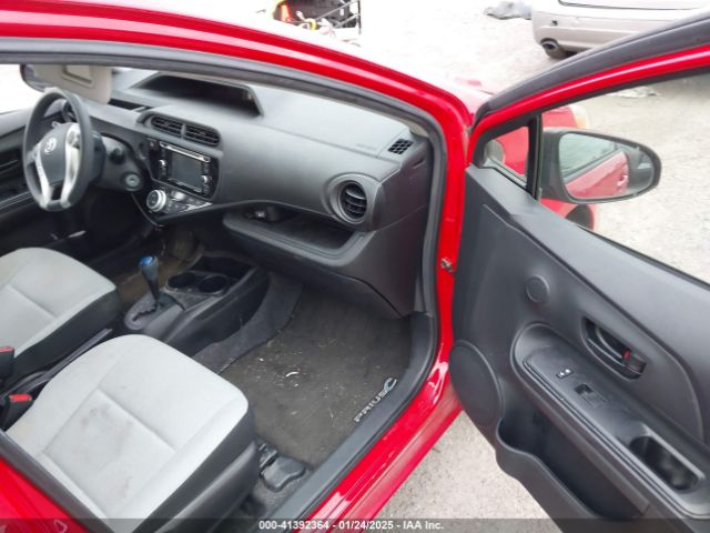 JTDKDTB34F1098684 Toyota Prius C One
