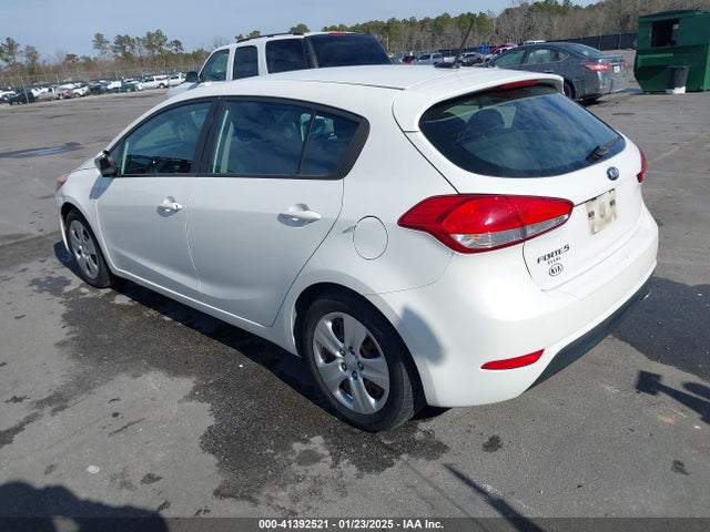 KIA Forte 5-door Lx 2016 KNAFK5A84G5618745 Image 3