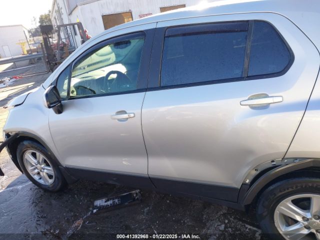 3GNCJKSBXLL209698 Chevrolet Trax Fwd Ls