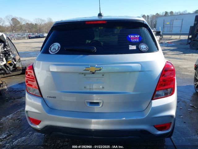 3GNCJKSBXLL209698 Chevrolet Trax Fwd Ls