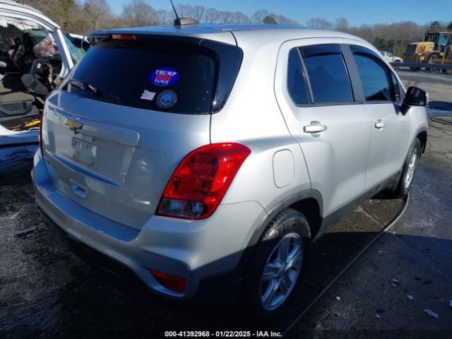 3GNCJKSBXLL209698 Chevrolet Trax Fwd Ls