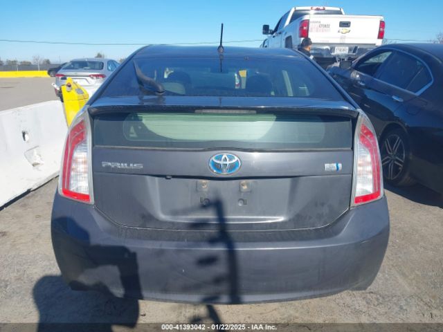 JTDKN3DU2F0425415 Toyota Prius Two
