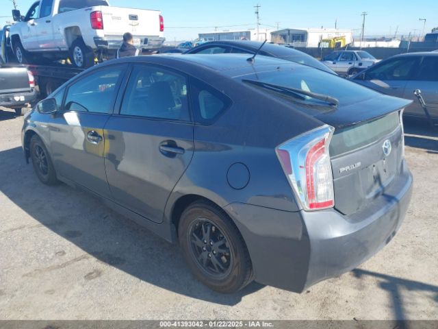 JTDKN3DU2F0425415 Toyota Prius Two