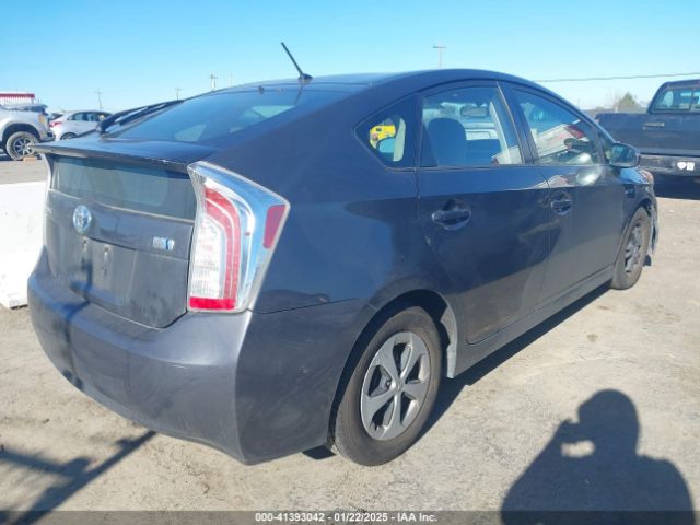JTDKN3DU2F0425415 Toyota Prius Two