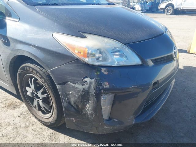 JTDKN3DU2F0425415 Toyota Prius Two