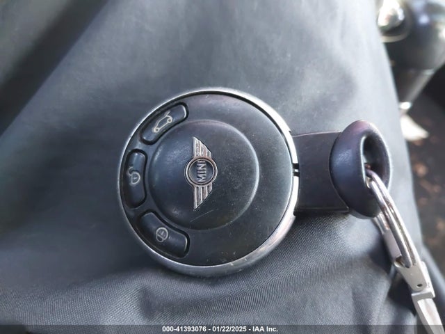 2010 MINI COOPER S WMWMF7C50ATZ69911 Photo 10