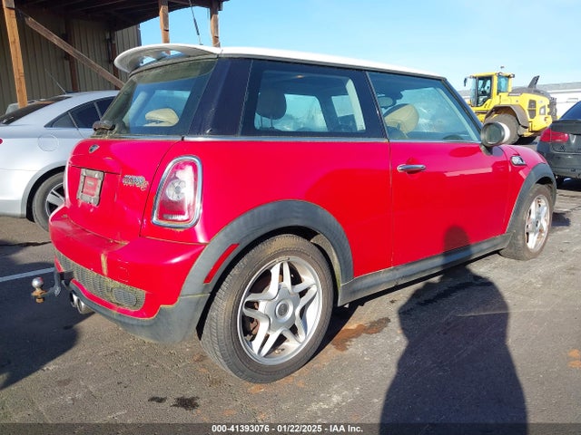 2010 MINI COOPER S WMWMF7C50ATZ69911 Photo 3