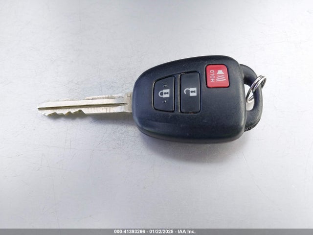JTMWFREV0JJ734120 Toyota Rav4 Xle