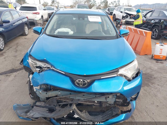 JTMWFREV0JJ734120 Toyota Rav4 Xle