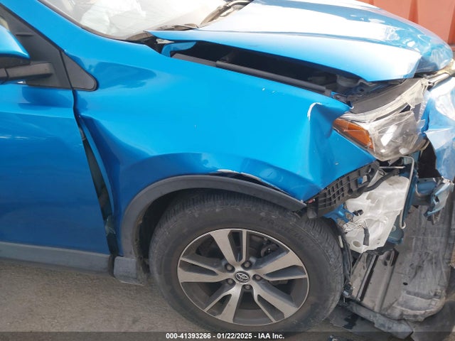 JTMWFREV0JJ734120 Toyota Rav4 Xle