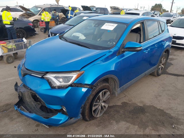 JTMWFREV0JJ734120 Toyota Rav4 Xle