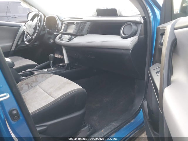 JTMWFREV0JJ734120 Toyota Rav4 Xle