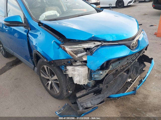JTMWFREV0JJ734120 Toyota Rav4 Xle