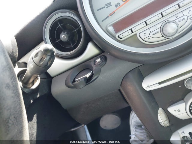 2008 MINI COOPER WMWMF33578TT62942 Photo 10