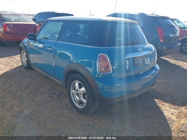 2008 MINI COOPER WMWMF33578TT62942 Photo 2