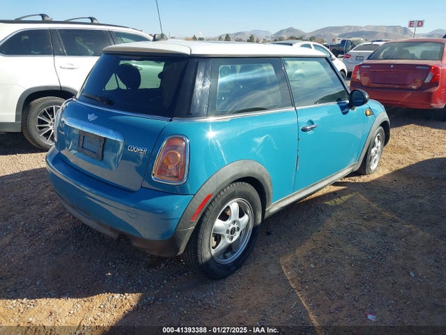 2008 MINI COOPER WMWMF33578TT62942 Photo 3