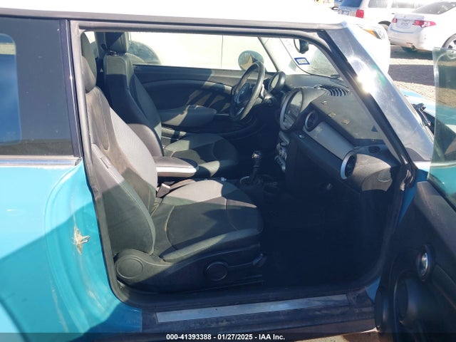 2008 MINI COOPER WMWMF33578TT62942 Photo 4