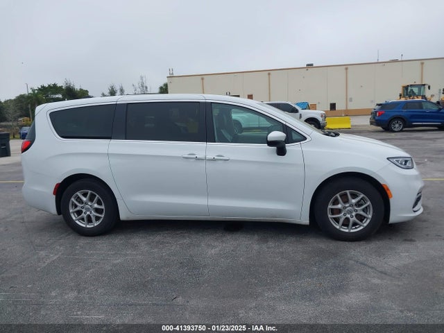 Chrysler Pacifica Touring L 2023 2C4RC1BG1PR624386 Image 13