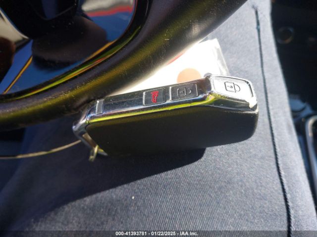 KNDEU2AA8P7435587 KIA SELTOS S