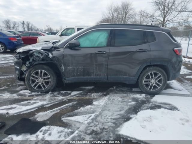 3C4NJDBB3JT402348 Jeep Compass Latitude 4x4