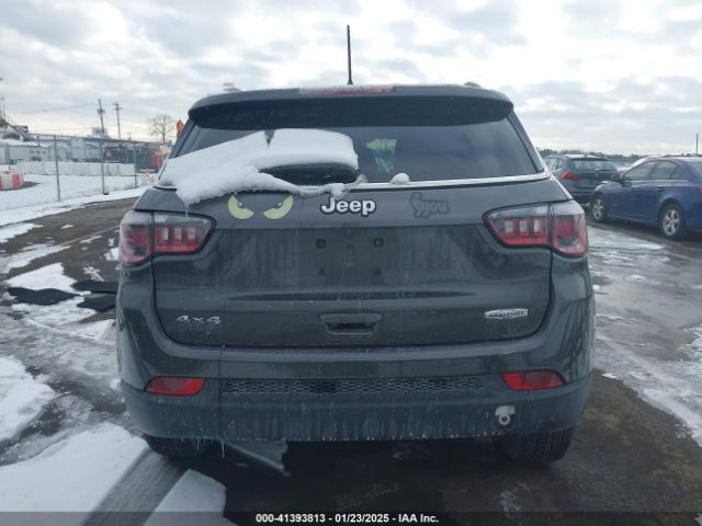 3C4NJDBB3JT402348 Jeep Compass Latitude 4x4