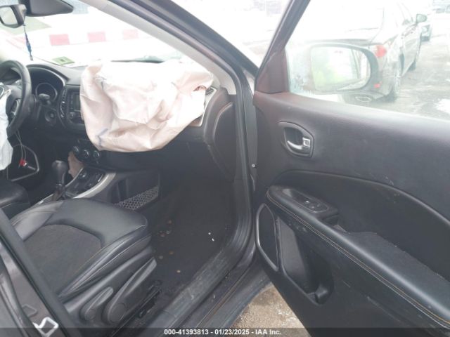 3C4NJDBB3JT402348 Jeep Compass Latitude 4x4