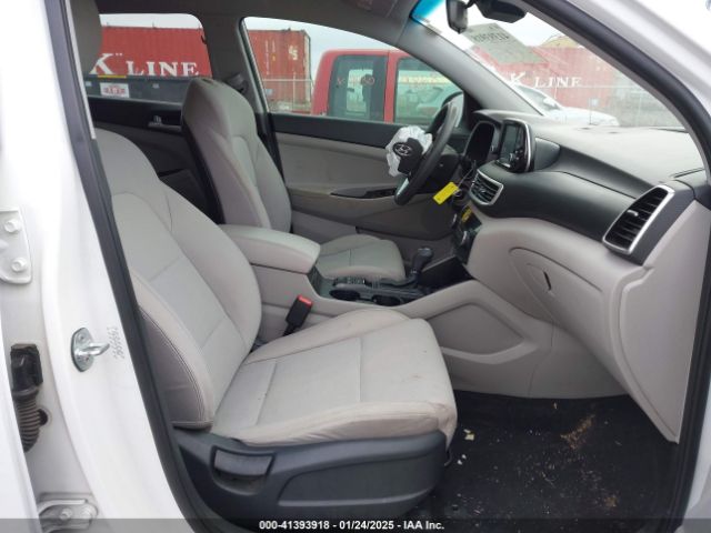 KM8J2CA41LU213551 Hyundai TUCSON SE
