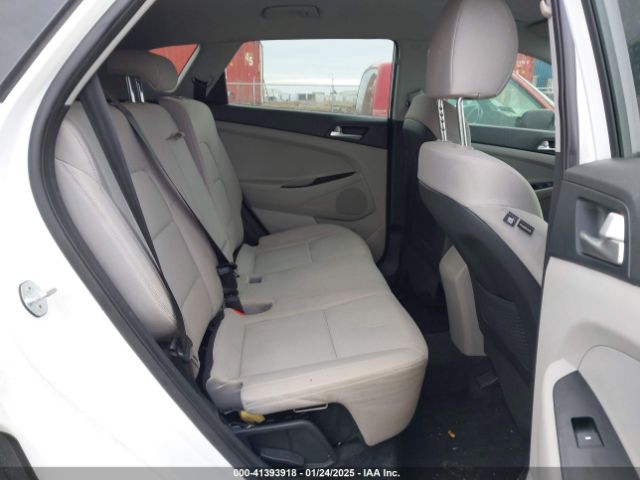 KM8J2CA41LU213551 Hyundai TUCSON SE