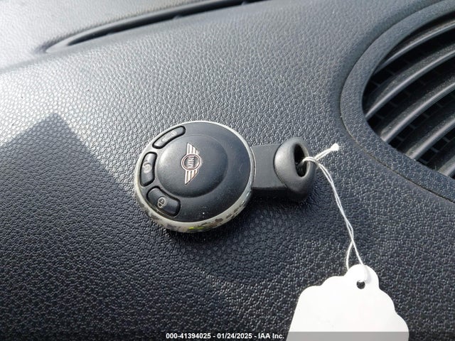 2010 MINI COOPER WMWMR3C50ATZ18845 Photo 10