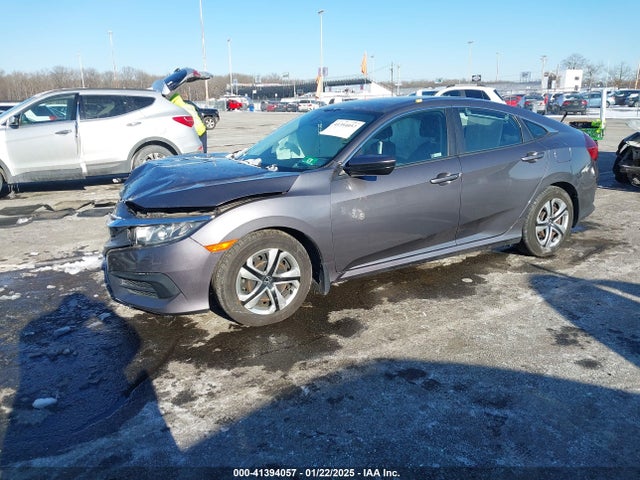 2HGFC2F56JH587657 Honda Civic Lx