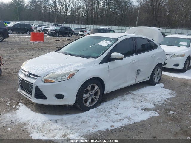 Ford FOCUS SE 2014 1FADP3F24EL458353 Image 2