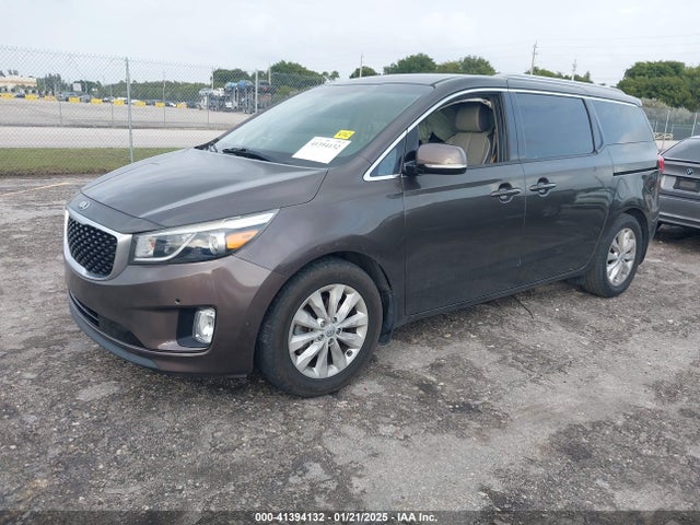 KIA SEDONA EX 2017 KNDMC5C19H6271402 Image 2