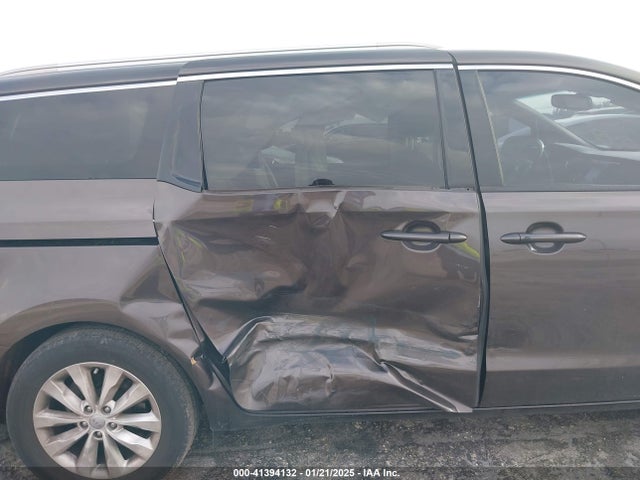 KIA SEDONA EX 2017 KNDMC5C19H6271402 Image 6