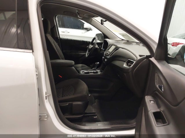 3GNAXUEV8KS657434 Chevrolet EQUINOX LT