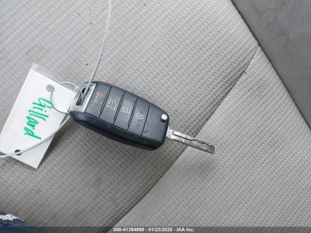 5XYKT3A66EG510228 KIA SORENTO LX