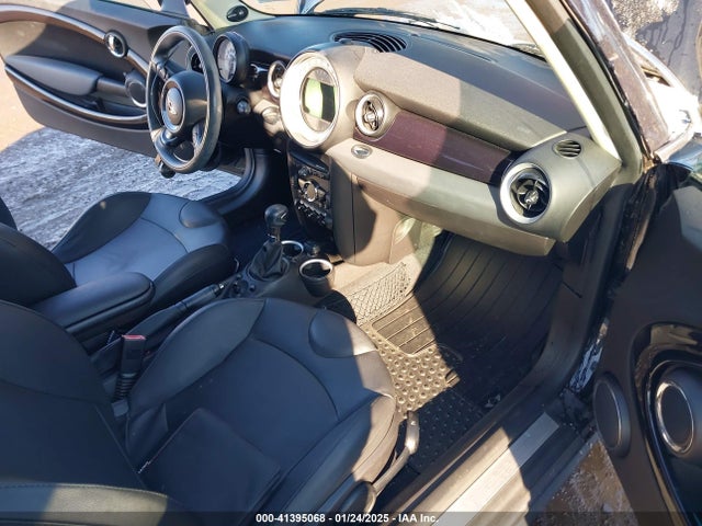 2011 MINI COOPER WMWSU3C52BT096864 Photo 4