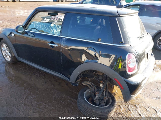 2011 MINI COOPER WMWSU3C52BT096864 Photo 5