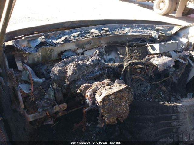 KNDJP3A56J7553188 KIA SOUL +