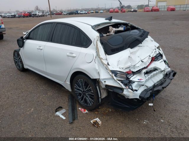 3KPF54AD7PE561530 KIA Forte Gt-line
