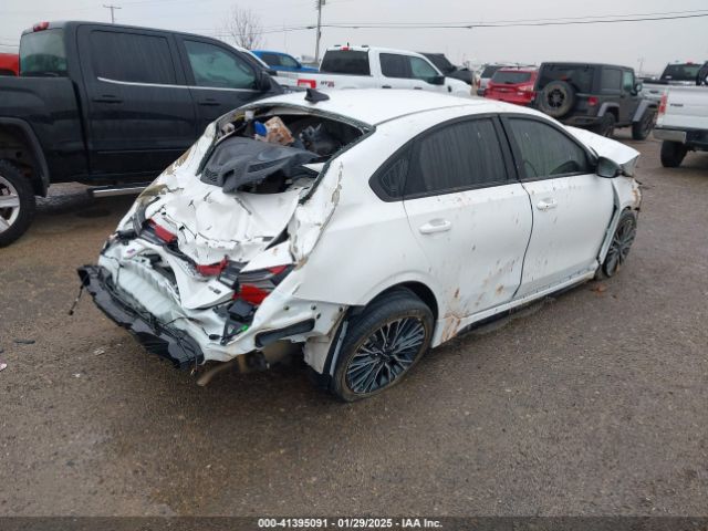 3KPF54AD7PE561530 KIA Forte Gt-line