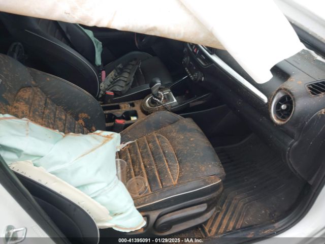 3KPF54AD7PE561530 KIA Forte Gt-line